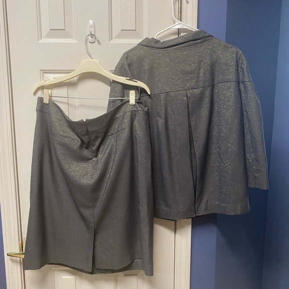 Apostrophe GrayTextured  metallic Blazer skirt set size 16w - Picture 2 of 9